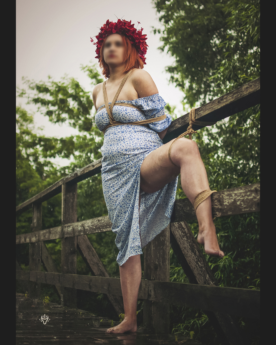 Autorska fotografia shibari — ujęcie plenerowe 02.
