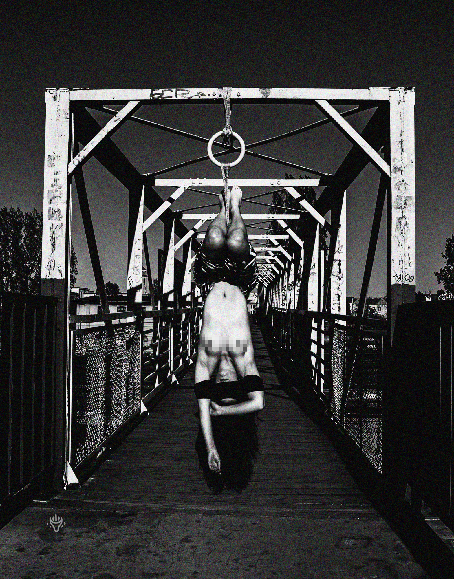 Autorska fotografia shibari — ujęcie plenerowe 08.